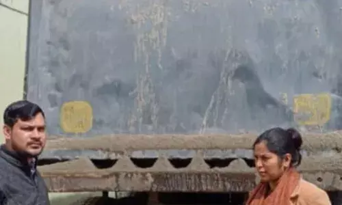 अवैध खनन पर शिकंजा, एसडीएम मोनालिसा ने पकड़ा बालू से भरा डंपर