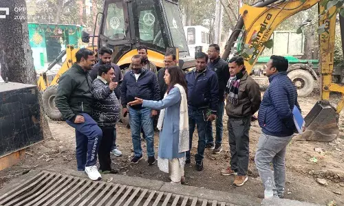लाखों की मशीन कबाड़ देखकर नाराज हुई चेयरपर्सन मीनाक्षी स्वरूप