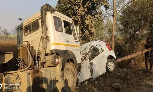 हादसे में दवा लेने लखनऊ जा रहे परिवार के पांच सदस्यों की मौत