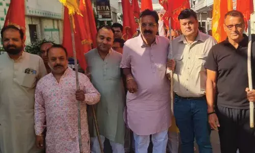 नवरात्रि के पावन पर्व की शुरूआत पर हुआ झंडारोहण कार्यक्रम