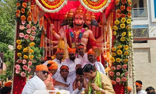 स्वर्ण रथ पर शहर में निकले बालाजी, उमड़ा आस्था का सैलाब