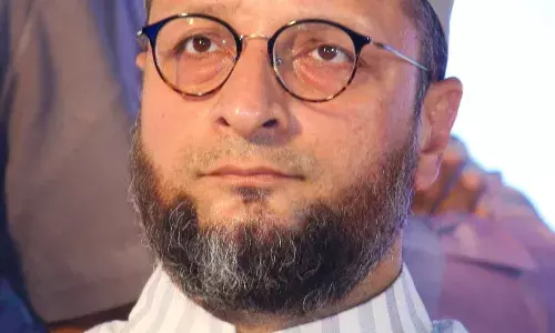 ओवैसी ने आतंकवाद के ख़िलाफ़ सख्ती और सीज़फायर पर केंद्र सरकार से चार सवाल