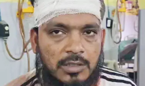 दबंगों ने घर में घुसकर किया हमला, पथराव में युवक घायल