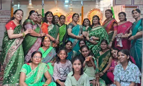 हरियाली तीज पर श्री विष्णु मंदिर में महिलाओं ने किया भजन-नृत्य से उत्सव का स्वागत