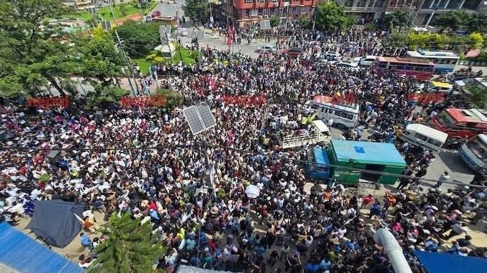 नेपाल में सोशल मीडिया बैन पर बवाल: गोलीबारी में 16 की मौत, काठमांडू में सेना तैनात