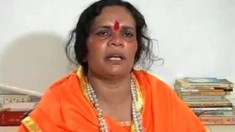 गरबा-रामलीला में आधार कार्ड से हो एंट्री, मुस्लिम लड़कों पर लगाया आरोप: साध्वी प्राची 