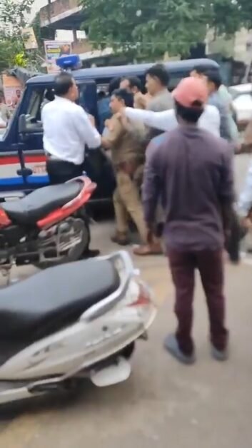 कानपुर कचहरी में हंगामा: गिरफ्तारी के दौरान वकील ने दरोगा को थप्पड़ मारा, लॉ स्टूडेंट पर हमले का आरोपी भेजा गया जेल