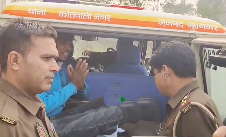 पुलिस और शातिर गौकश के बीच मुठभेड़, पैर में गोली लगने के बाद गिरफ्तार