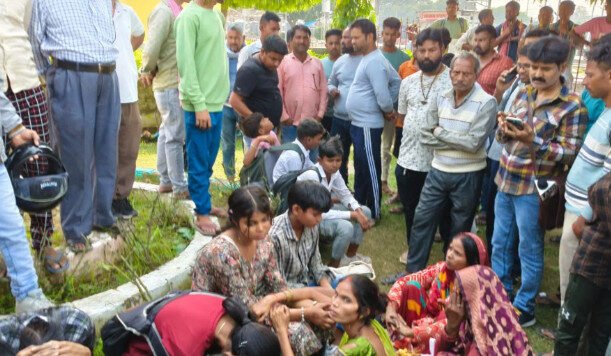 मिर्जापुर में दिल दहला देने वाला हादसा: कालका मेल की चपेट में आने से 6 श्रद्धालुओं की मौत, गंगा स्नान के लिए जा रहे थे सभी