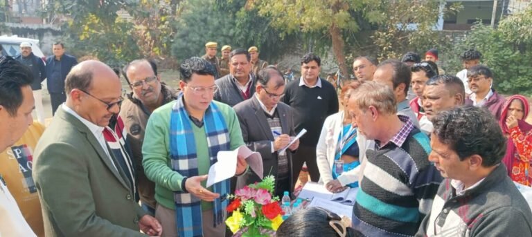 एसआईआर अभियान में सिर्फ एक दिन बाकीः लापता मतदाताओं को तलाशने की टेंशन