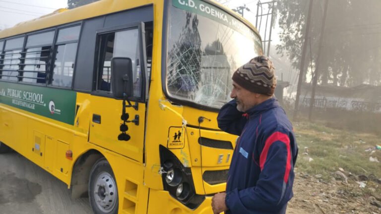 मुजफ्फरनगर में घने कोहरे से छह वाहन आपस में भिड़े; हाईवे पर लंबा जाम, कई लोग घायल