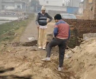 बुलडोजर बाबा के राज में बदमाश बेखौफः सरकारी चकरोड पर कब्जा, वीडियो वायरल