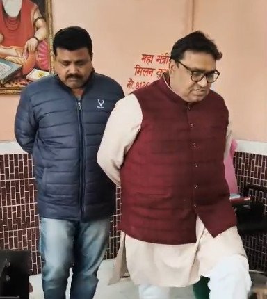सफाई कर्मचारी संघ अध्यक्ष पर दिनदहाड़े हमला, कार्यालय में तोड़फोड़