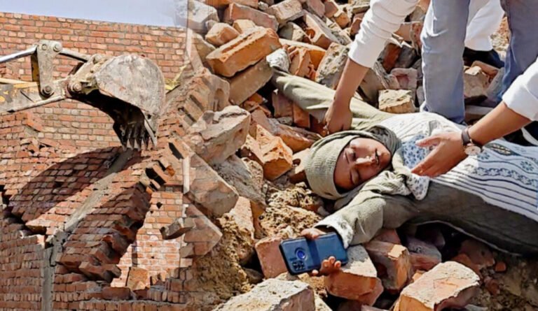 मुजफ्फरनगर में बुलडोजर एक्शनः आशियाना गिरता देखकर महिला हुई बेहोश