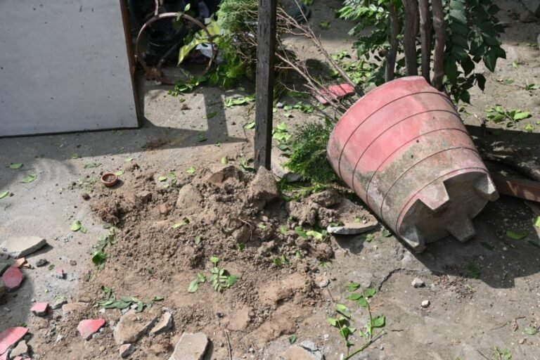 बिजनौर में आरएसएस नेता के घर हमला, जमकर की लूटपाट