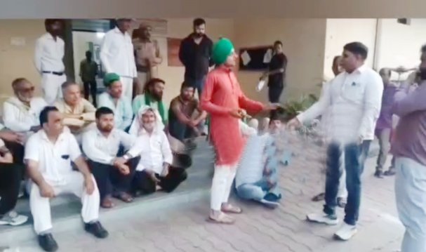 सदर तहसील में भाकियू के धरने पर हंगामा, किसान नेता पर उगाही के गंभीर आरोप