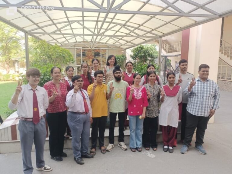 एम.जी. पब्लिक स्कूल का सीबीएसई 12वीं परीक्षा परिणाम शानदार रहा
