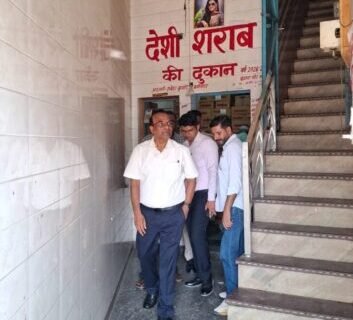 मुजफ्फरनगर-शराब दुकानों पर आबकारी विभाग का औचक निरीक्षण
